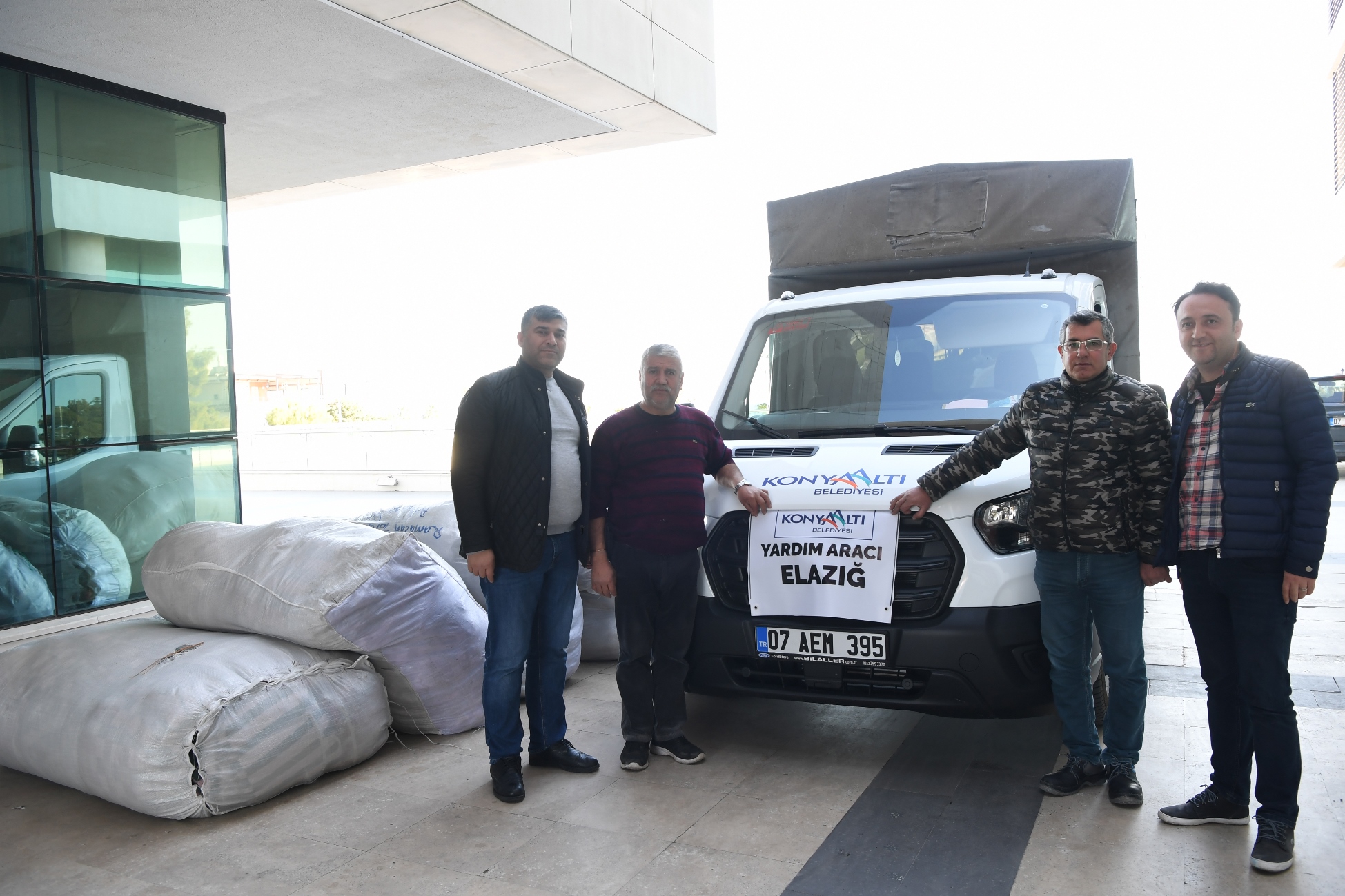 Konyaaltı Belediyesi’nden Elazığ’a yardım eli