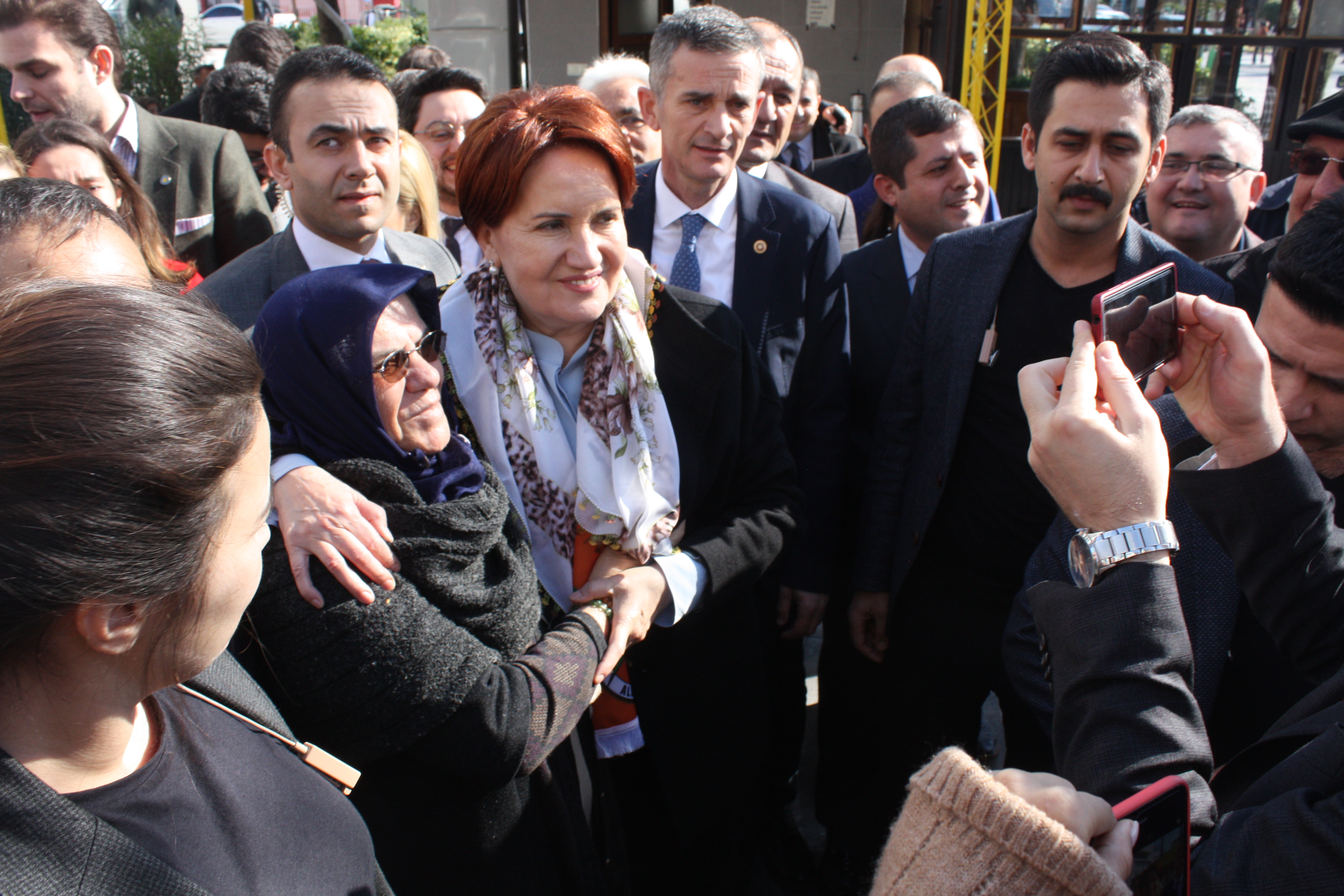 İlçelerde Akşener heyecanı