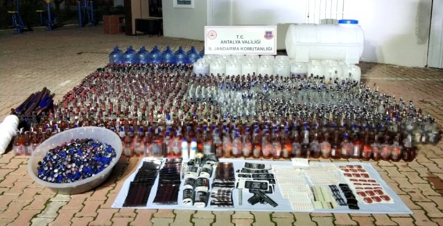 Antalya’da jandarmadan kaçak içki operasyonu