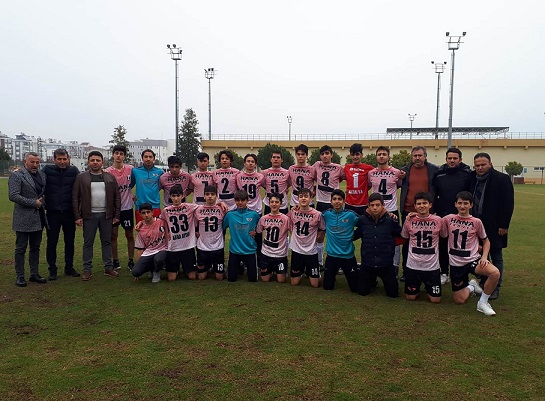 Velilerin kurduğu futbol takımı U-16 Ligi’nde şampiyon oldu