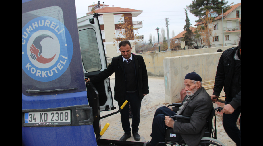 Korkuteli Belediyesi engelleri kaldırdı