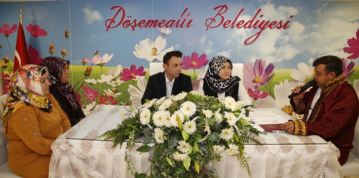 Döşemealtı’nda 14 Şubat Sevgililer günü yoğunluğu
