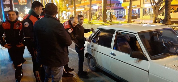 Antalya’da asayiş kontrolü: 20 kişi gözlem altında