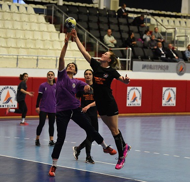 Antrenmanı Başkan Uysal da izledi