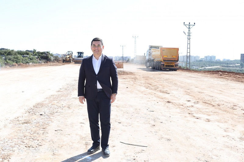 Masa Dağı’na otoban gibi yol