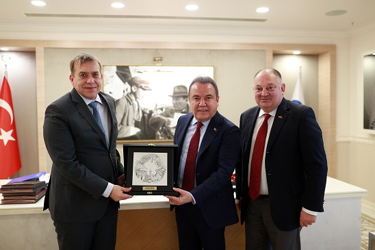 Slovenya Büyükelçisi’nden Böcek’e ziyaret