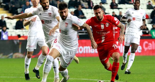 Antalyaspor ile Sivasspor 0-0 berabere kaldı