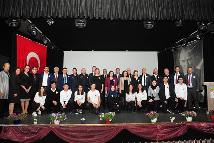 ALLAH BİR DAHA BU MİLLETE İSTİKLAL MARŞI YAZDIRMASIN