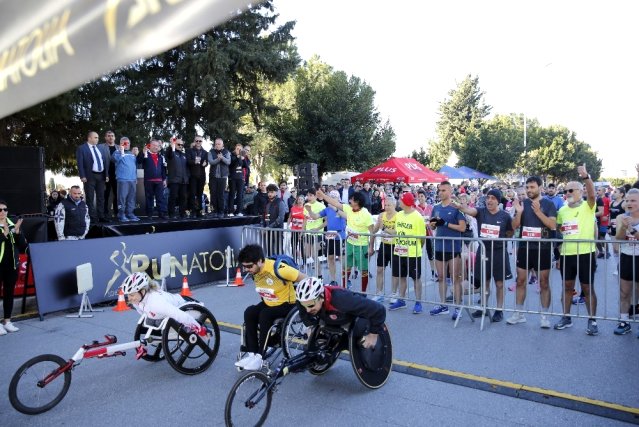 15. Uluslararası Runatolia Antalya Maratonu başladı