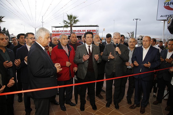 Döşemealtı’nın ilk AVM’si kapılarını açtı
