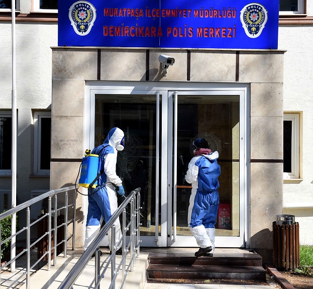Muratpaşa’da temizlik harekatı
