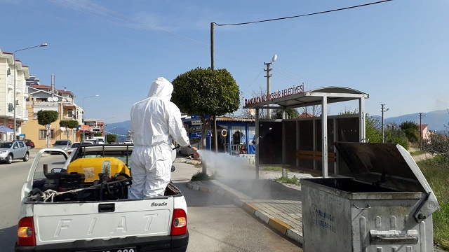 MANAVGAT BELEDİYESİ CORONA’YA DEZENFEKTELİ SAVAŞ AÇTI