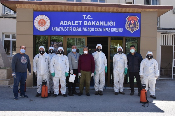 Büyükşehir’denotogar ve caddelerde virüs temizliği