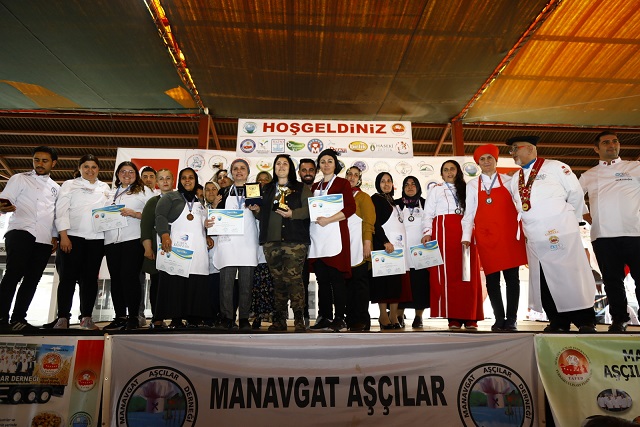 MANAVGAT TOROS KADINLARI BAŞARIYA DOYMUYOR