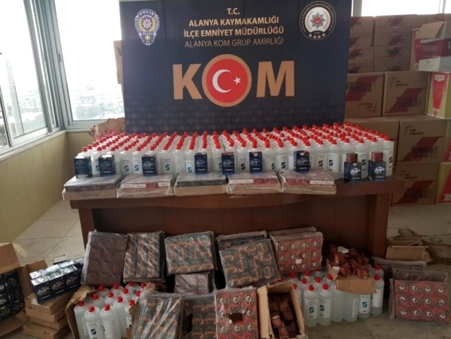Alanya’da kaçak ürün operasyonu