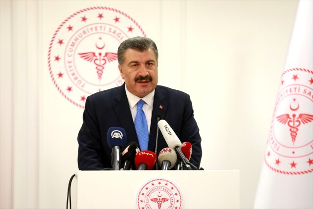 Sağlık Bakanı Koca: Umreden dönenler karantinaya alındı