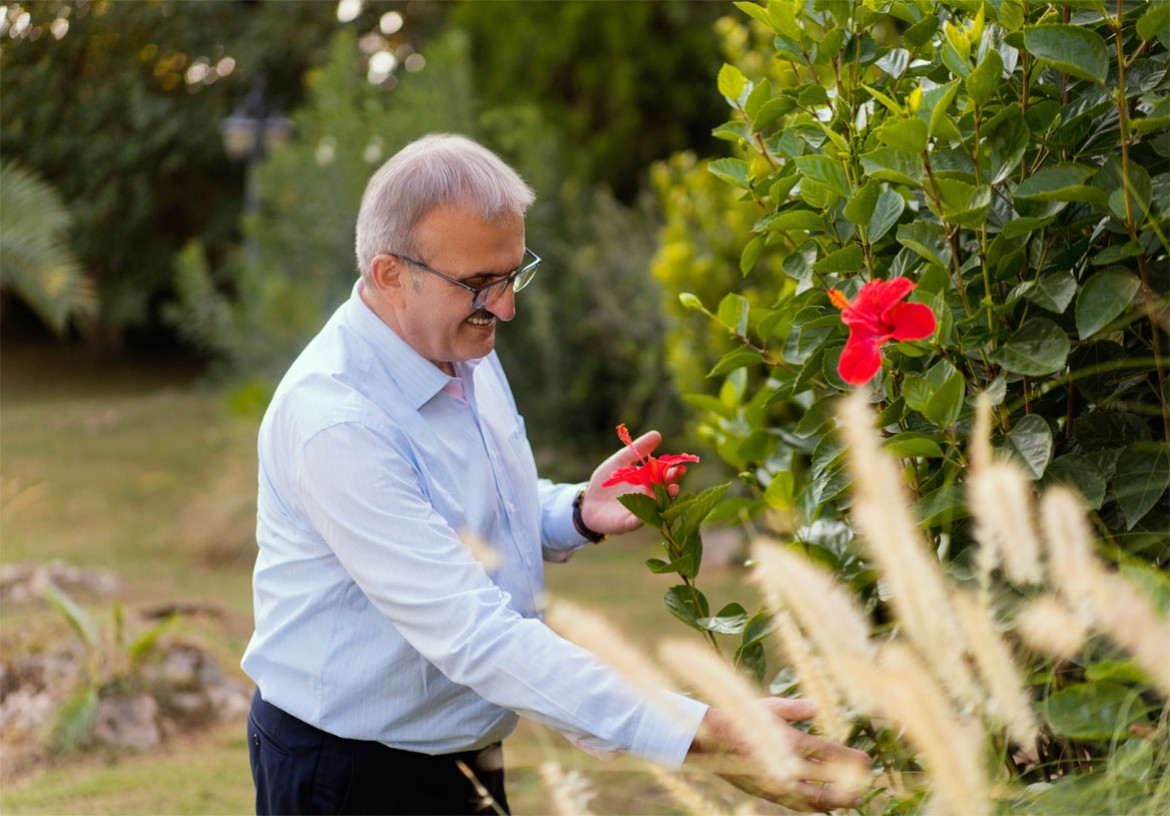Antalya Valisi Münir Karaloğlu’nun Bayram Mesajı