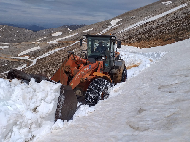 Karla kaplı Göktepe Yayla Yolu açılıyor