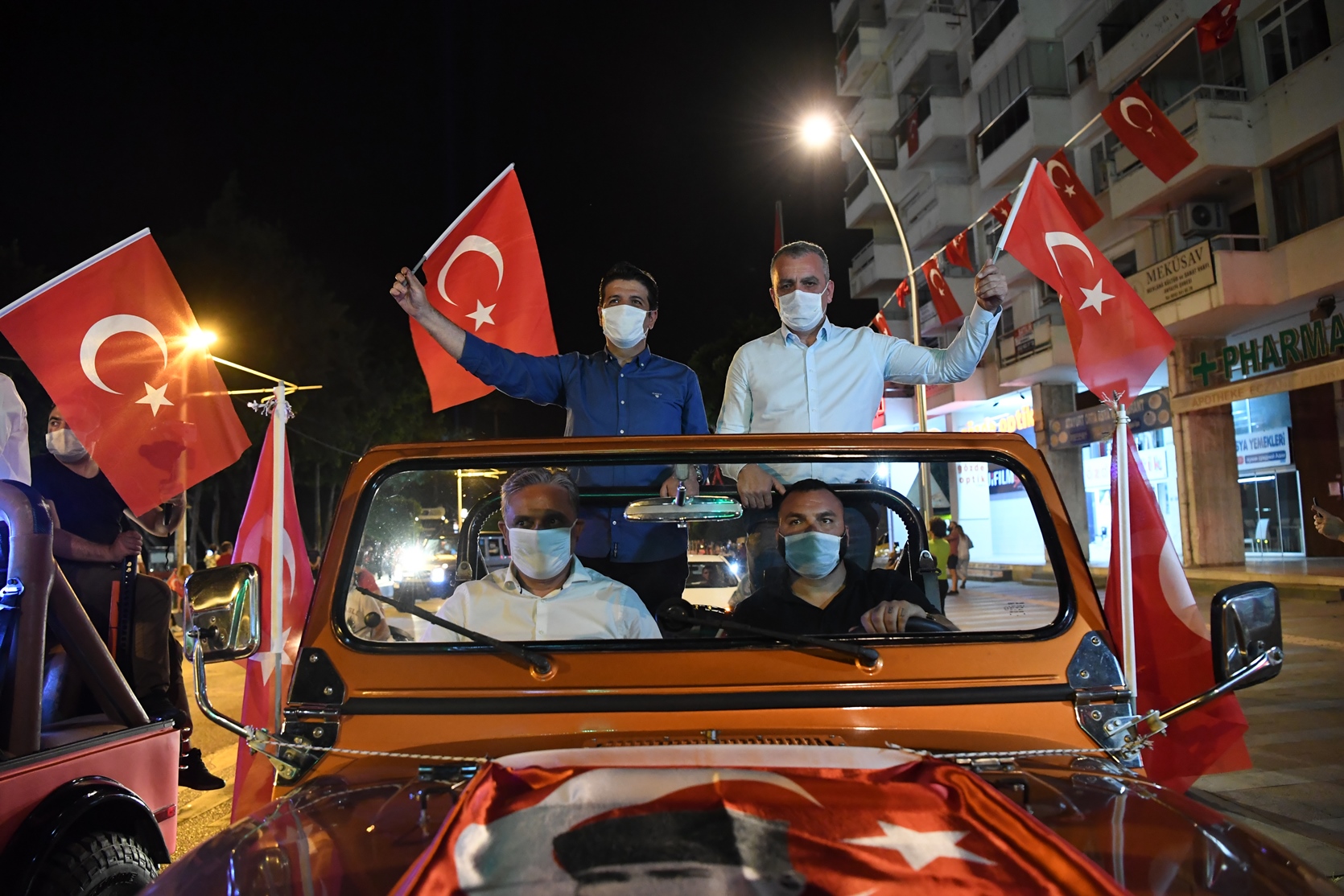 Konyaaltı 19.19’da İstiklal Marşı ile yankılandı