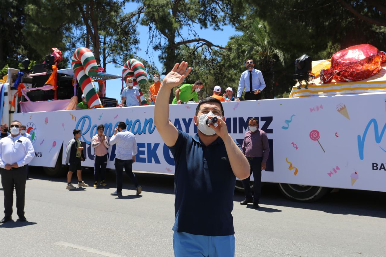 Kepez’de şeker gibi bayram sokaklara taştı