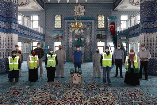 Tütüncü, camilerdeki dezenfekte çalışmalarını inceledi