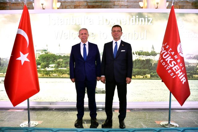 Koronavirüsle mücadelede anket sonucuna göre; Mansur Yavaş, Ekrem İmamoğlu’ndan yüzde 12 daha başarılı