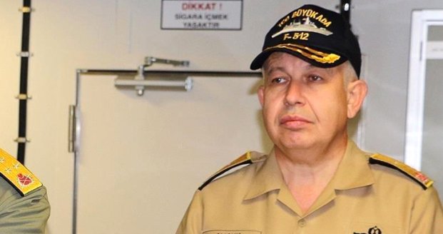 Tümamiral Cihat Yaycı “Onurum, gururum incindi” diyerek istifa etti