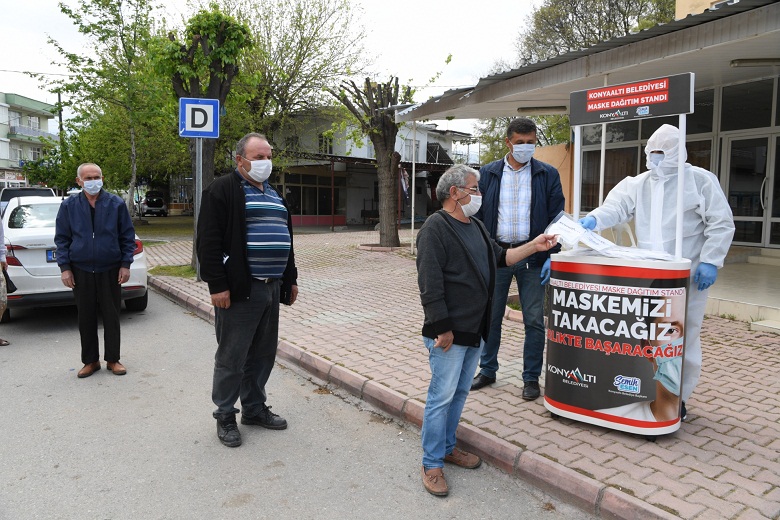 Konyaaltı Belediyesi, nüfusunun 5 katı maskeyi halka ulaştırdı