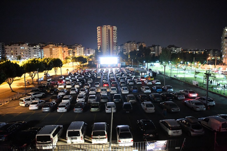 13 bin 500 vatandaş ‘Arabada Sinema’ izledi