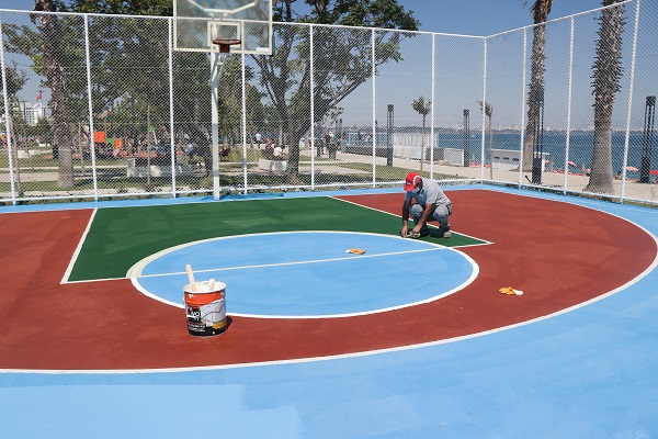 Büyükşehir açık spor alanlarını yeniledi