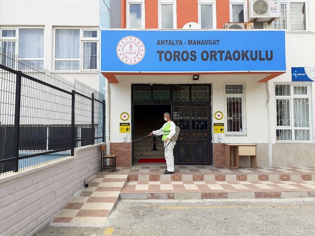 MANAVGAT BELEDİYESİ’NDEN YKS ÖNCESİ OKULLARA DEZENFEKTE