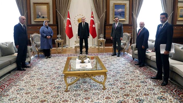Milyonlarca çalışanın kaderini etkileyecek! Erdoğan’dan işçi ve işverene ‘’anlaşın’’ uyarısı