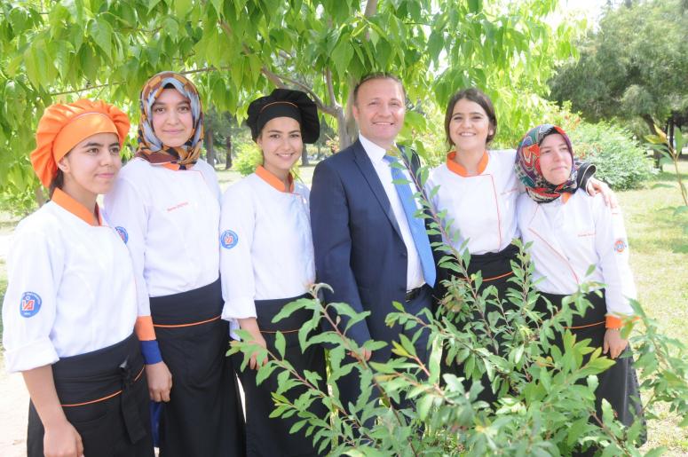 Akdeniz Üniversitesi Kariyer Merkezi ile Öğrencilerin Kariyerlerine Profesyonel Destek