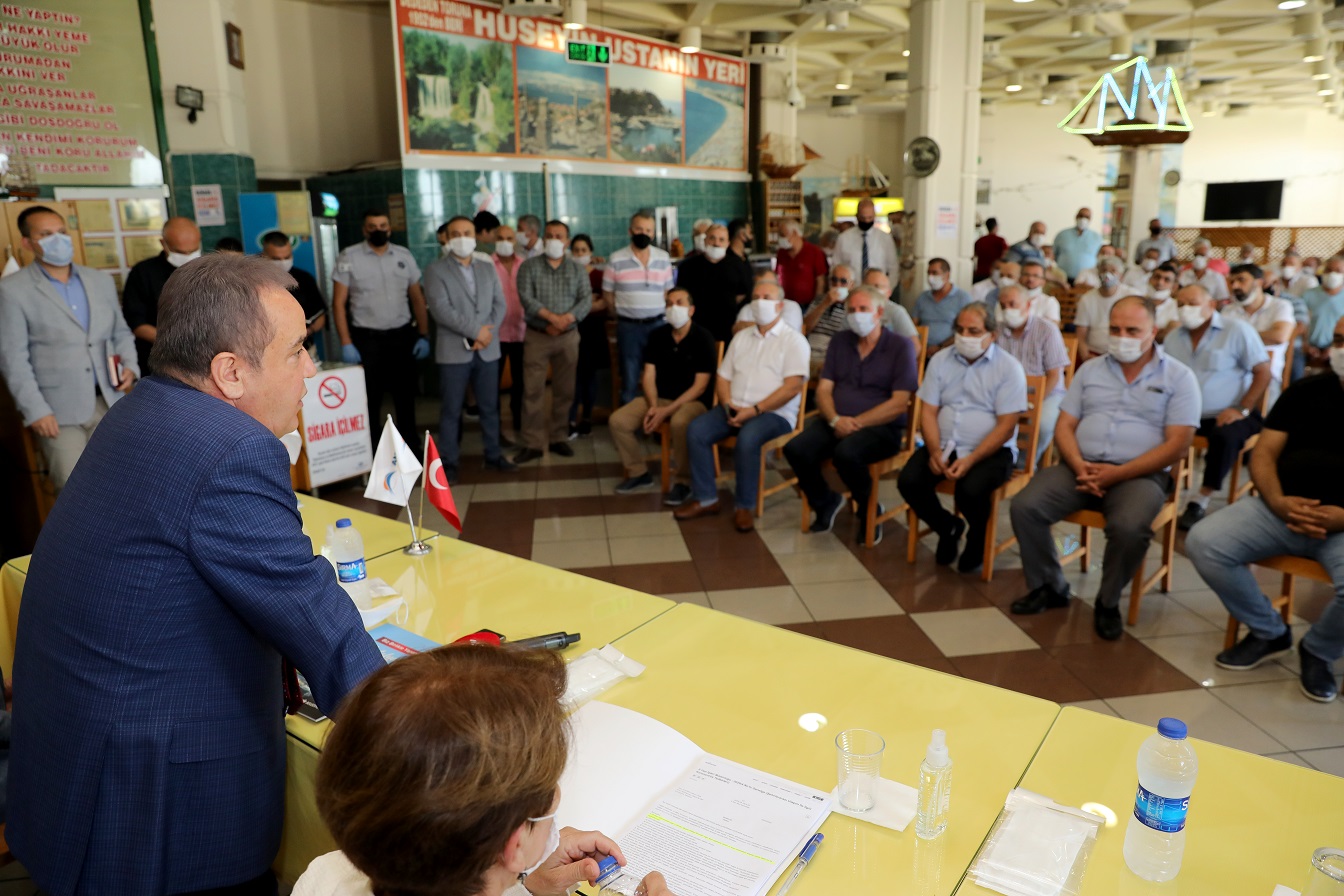 Başkan Böcek’ten otogar esnafına kira müjdesi