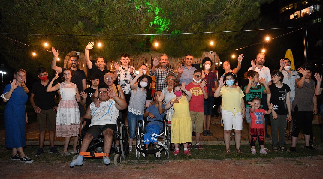 Engelsiz Kafe’de aileler yeniden bir arada