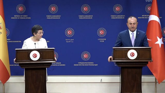 İspanyol bakan Ayasofya için “Ortak ev” dedi, Çavuşoğlu düzeltti: Ayasofya camidir