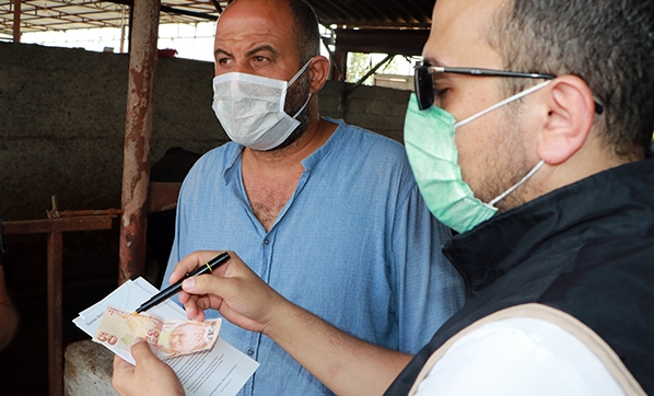 Antalya Polisi Yaklaşan Kurban Bayramı Nedeniyle Kurban Pazarlarında Vatandaşları Sahte Para Konularında Uyardı