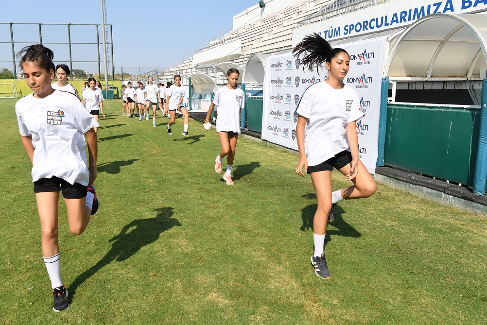 Kadın Hentbol Süper Ligi’nin yeni takımı: Konyaaltı Belediyesi