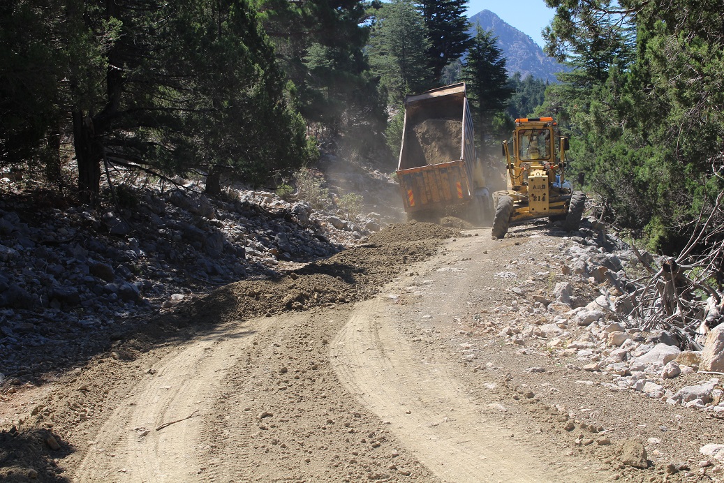 Büyükşehir’den Manavgat yayla yollarına bakım
