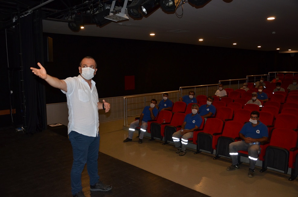 Alanya’da sinekle mücadele ekibine eğitim verildi