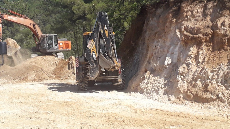 Alanya kırsalındaki yollara bakım yapılıyor