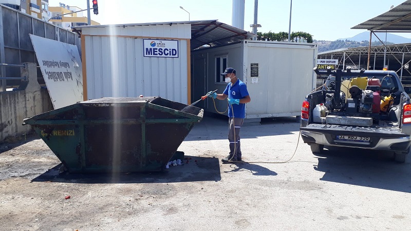 Kumluca ve Beykent Toptancı Hali haşerelere karşı ilaçlandı
