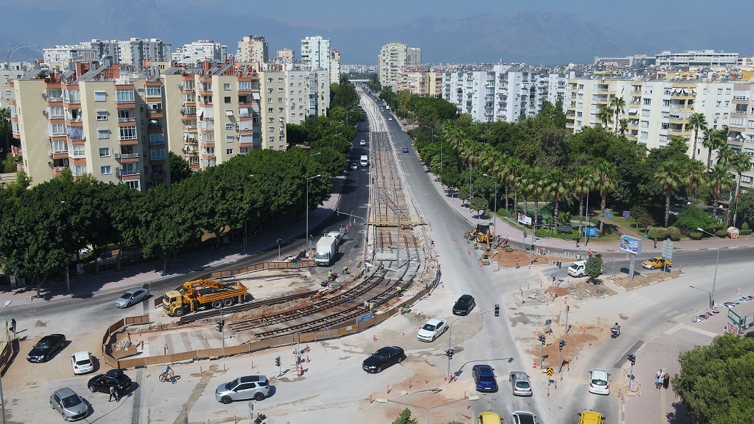 Büyükşehir 3. Etap Raylı Sistem’de hız kesmiyor