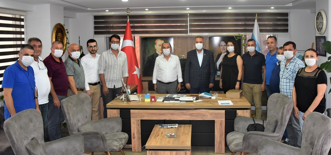 BAŞKAN BAYAR’DAN İYİ PARTİ’YE ‘HAYIRLI OLSUN’ ZİYARETİ