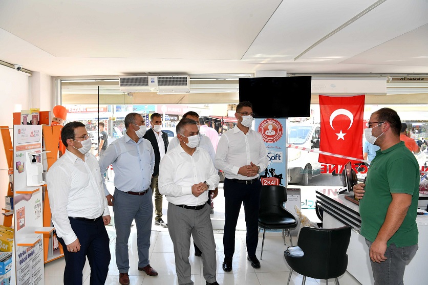 VALİ ERSİN YAZICI KORKUTELİ ESNAFI İLE BULUŞTU