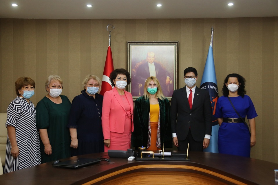 Akdeniz Üniversitesi İle Kazak Ulusal Sanat Üniversitesi Arasında İş Birliği