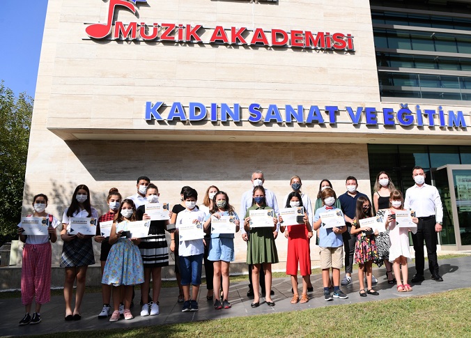 Konyaaltı Belediyesi Müzik Akademisi’nden üniversiteye