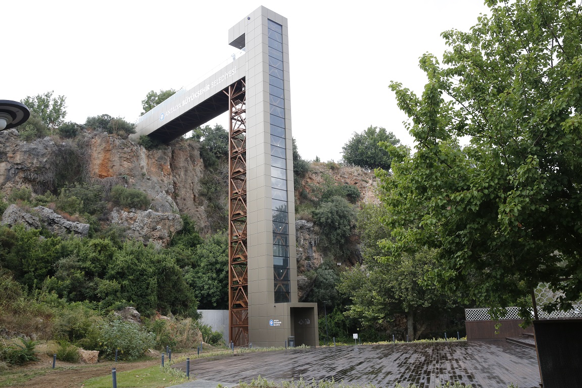 Büyükşehir’den panoramik asansörlere kapsamlı bakım