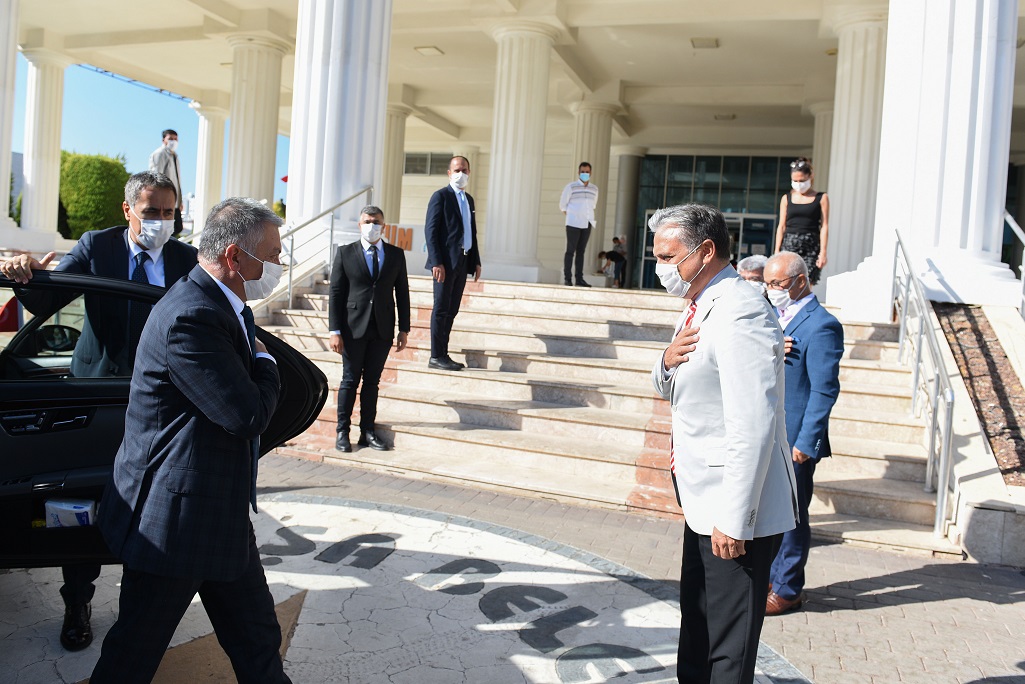 Vali Yazıcı, Başkan Uysal’ı ziyaret etti