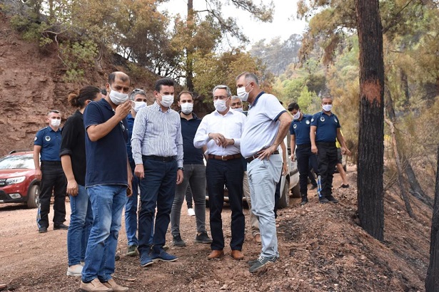 BAŞKAN BAYAR ORMAN YANGINI SONRASI ADRASAN’DA İNCELEMELERDE BULUNDU